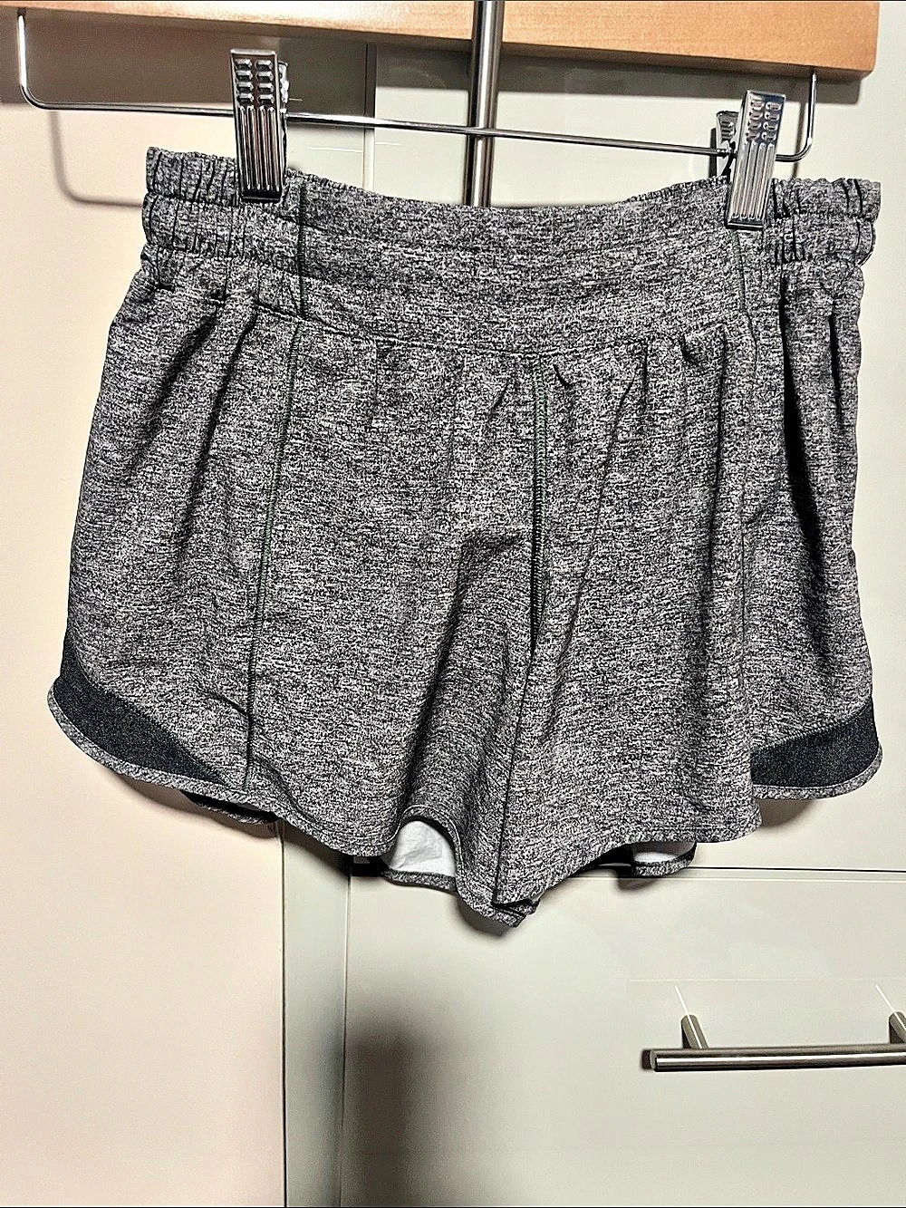 lululemon Hotty Hot Short High-Rise 2.5" Gray & Black Shorts Size 6 Tall